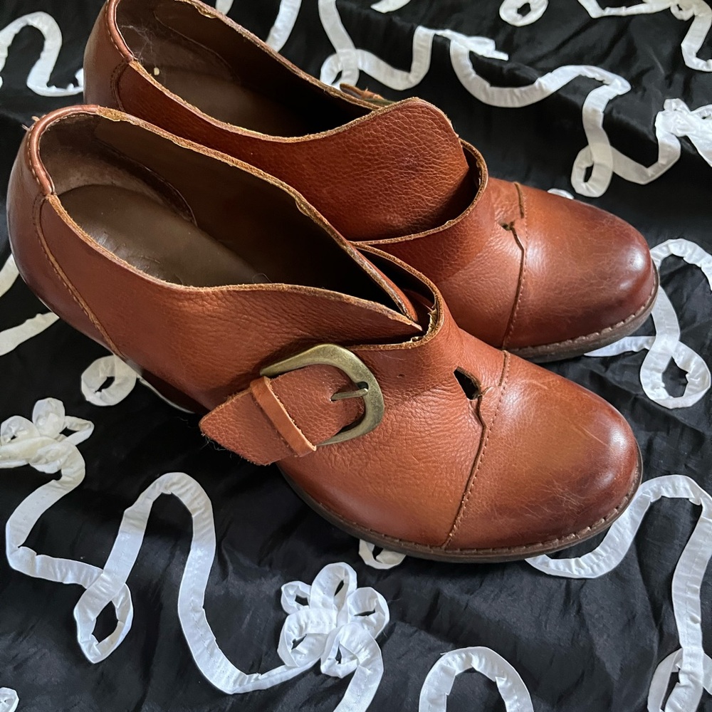 Women's Brown Leather pumps chunky heal BORN tea party